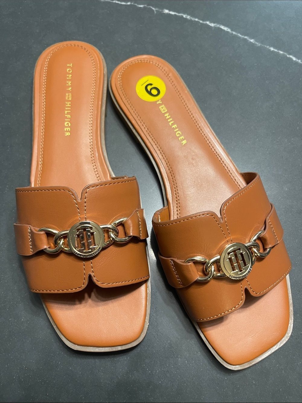 Tommy Hilfiger Brown Leather Slide Sandals with Gold Chain Logo *New without box - Picture 8 of 8
